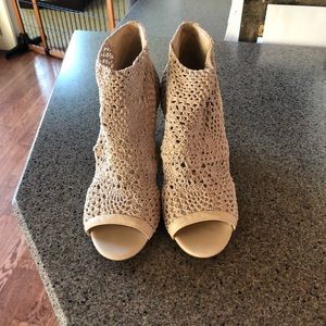 Jessica Simpson rianne open toe bootie